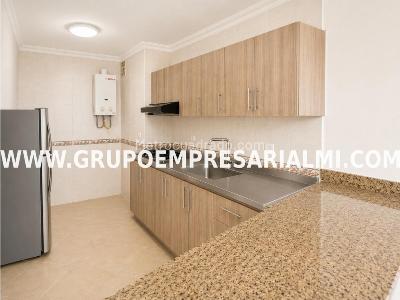 Apartamento de 3 alcobas en venta en Lorena, Medellín, 110 m² · foto 3 de 20