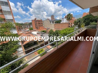 Apartamento de 3 alcobas en venta en Lorena, Medellín, 110 m² · foto 10 de 20