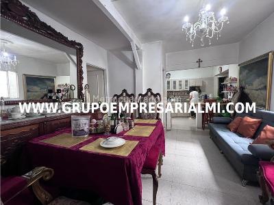 Apartamento de 3 alcobas en venta en Laureles, Medellín, 129 m² · foto 13 de 20