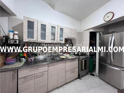 Apartamento de 3 alcobas en venta en Laureles, Medellín, 129 m² · foto 17 de 20