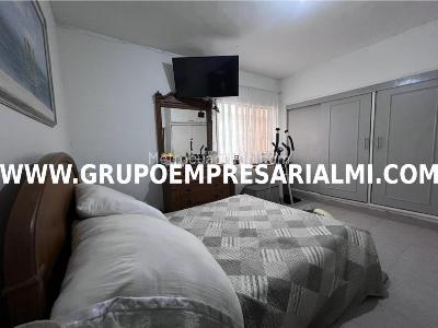 Apartamento de 3 alcobas en venta en Laureles, Medellín, 129 m² · foto 19 de 20