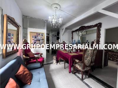 Apartamento de 3 alcobas en venta en Laureles, Medellín, 129 m² · foto 3 de 20