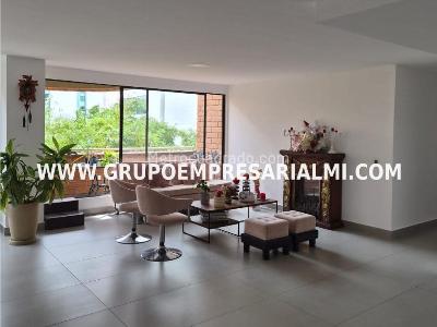 Apartamento de 3 alcobas en venta en El Poblado, Medellín, 145 m² · foto 2 de 20