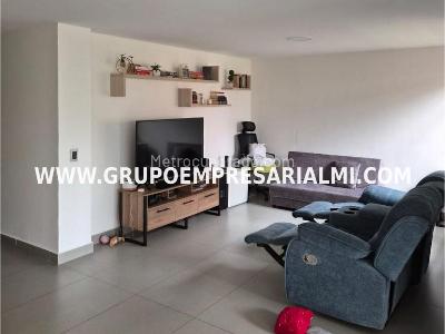 Apartamento de 3 alcobas en venta en El Poblado, Medellín, 145 m² · foto 4 de 20