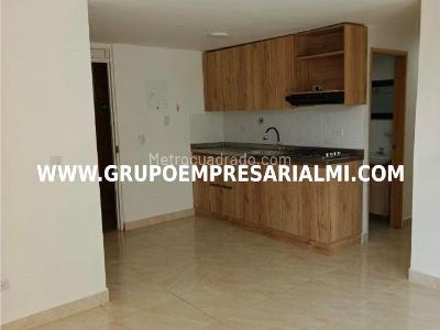 Apartamento de 3 alcobas en venta en Maria Auxiliadora, Sabaneta, 55 m² · foto 10 de 20