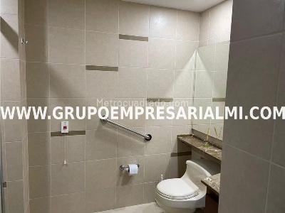 Apartaestudio en arriendo en El Poblado, Medellín, 52 m² · foto 2 de 16