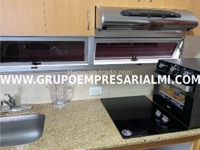 Apartaestudio en arriendo en El Poblado, Medellín, 52 m² · foto 9 de 16