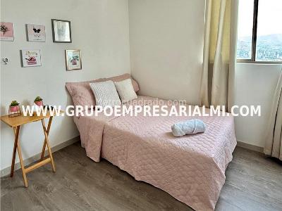 Apartamento de 3 alcobas en venta en Las Lomitas, Sabaneta, 72 m² · foto 16 de 20