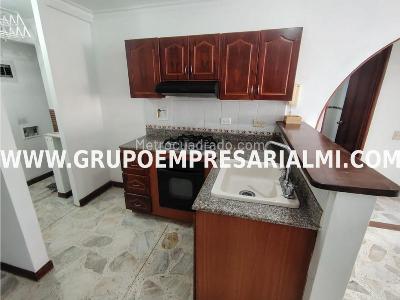 Apartamento de 2 alcobas en arriendo en Laureles, Medellín, 70 m² · foto 2 de 19