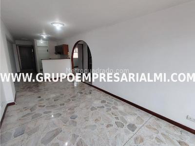 Apartamento de 2 alcobas en arriendo en Laureles, Medellín, 70 m² · foto 4 de 19