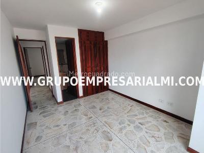 Apartamento de 2 alcobas en arriendo en Laureles, Medellín, 70 m² · foto 11 de 19