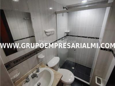 Apartamento de 2 alcobas en arriendo en Laureles, Medellín, 70 m² · foto 16 de 19