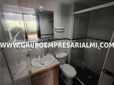 Apartamento de 2 alcobas en arriendo en Laureles, Medellín, 70 m² · foto 18 de 19