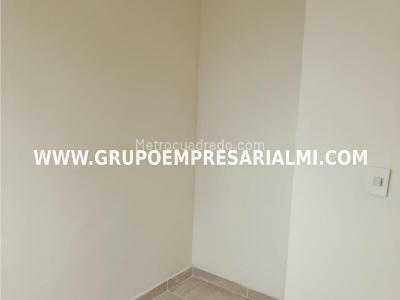 Apartamento de 3 alcobas en venta en Maria Auxiliadora, Sabaneta, 50 m² · foto 8 de 20