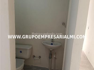 Apartamento de 3 alcobas en venta en Maria Auxiliadora, Sabaneta, 50 m² · foto 12 de 20