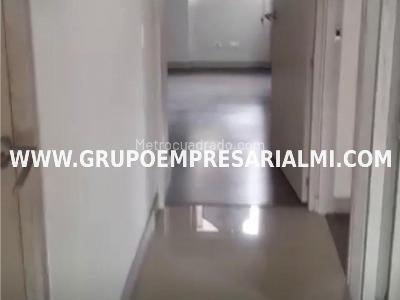 Apartamento de 3 alcobas en venta en Las Lomitas, Sabaneta, 71 m² · foto 2 de 20