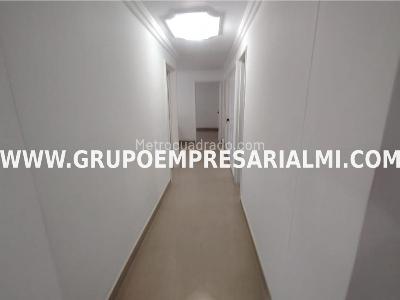 Apartamento en venta en Laureles, Medellín · foto 8 de 20