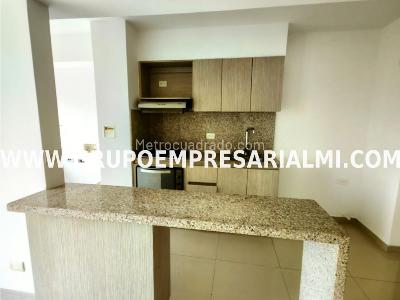 Apartamento de 3 alcobas en venta en Tres Esquinas, Sabaneta, 73 m² · foto 2 de 20