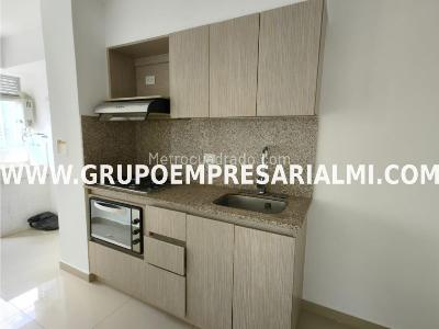 Apartamento de 3 alcobas en venta en Tres Esquinas, Sabaneta, 73 m² · foto 3 de 20