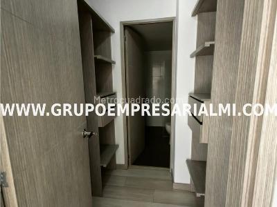 Apartamento de 3 alcobas en venta en Tres Esquinas, Sabaneta, 73 m² · foto 10 de 20