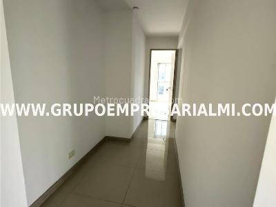 Apartamento de 3 alcobas en venta en Tres Esquinas, Sabaneta, 73 m² · foto 14 de 20