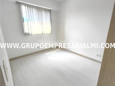 Apartamento de 3 alcobas en venta en Tres Esquinas, Sabaneta, 73 m² · foto 15 de 20