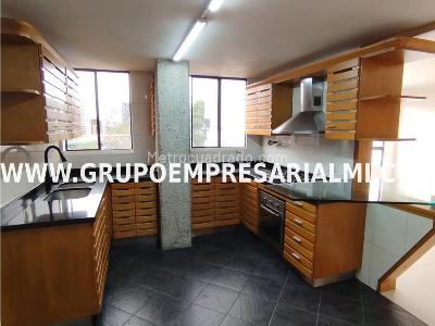 Apartamento de 3 alcobas en venta en El Poblado, Medellín, 178 m² · foto 2 de 20