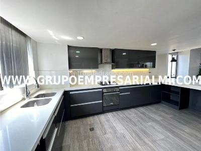 Apartamento de 4 alcobas en venta en El Diamante No. 2, Medellín, 290 m² · foto 10 de 20