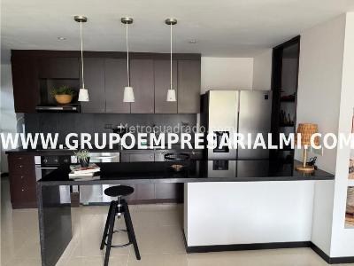 Apartamento de 2 alcobas en arriendo en El Tesoro, Medellín, 145 m² · foto 3 de 20