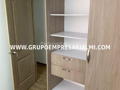 Apartamento de 3 alcobas en venta en Maria Auxiliadora, Sabaneta, 55 m² · foto 14 de 20