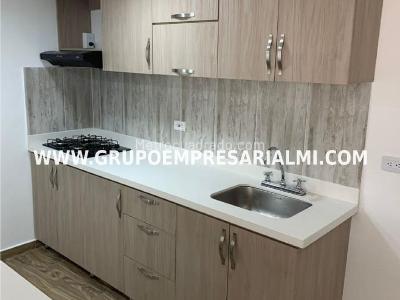 Apartamento de 3 alcobas en venta en Maria Auxiliadora, Sabaneta, 55 m² · foto 3 de 20