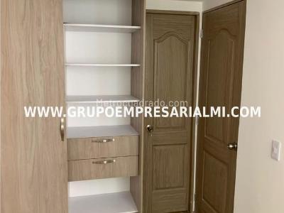 Apartamento de 3 alcobas en venta en Maria Auxiliadora, Sabaneta, 55 m² · foto 8 de 20