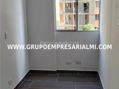 Apartamento de 3 alcobas en venta en La Navarra, Bello, 55 m² · foto 12 de 20