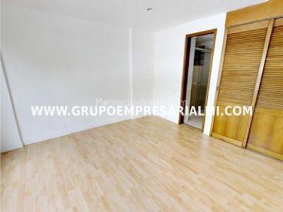 Apartamento en venta en El Poblado, Medellín · foto 3 de 20