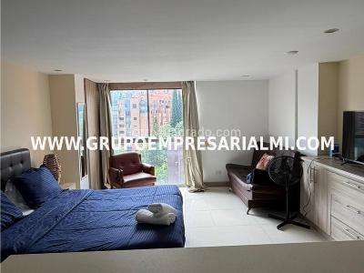 Apartaestudio en venta en El Poblado, Medellín, 31 m² · foto 8 de 14