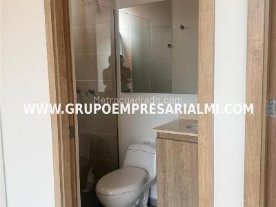 Apartamento de 2 alcobas en venta en San Remo, Sabaneta, 65 m² · foto 9 de 20