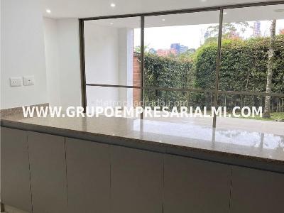 Casa de 3 alcobas en arriendo en El Poblado, Medellín, 210 m² · foto 2 de 20