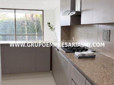 Casa de 3 alcobas en arriendo en El Poblado, Medellín, 210 m² · foto 4 de 20