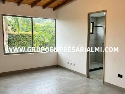 Casa de 3 alcobas en arriendo en El Poblado, Medellín, 210 m² · foto 5 de 20