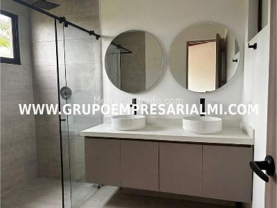 Casa de 3 alcobas en arriendo en El Poblado, Medellín, 210 m² · foto 7 de 20