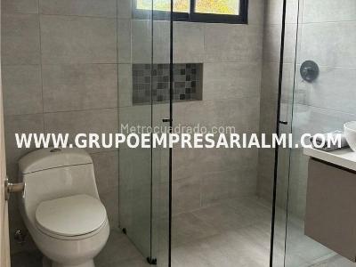 Casa de 3 alcobas en arriendo en El Poblado, Medellín, 210 m² · foto 8 de 20