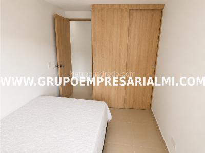 Apartamento de 2 alcobas en venta en Maria Auxiliadora, Sabaneta, 55 m² · foto 18 de 20