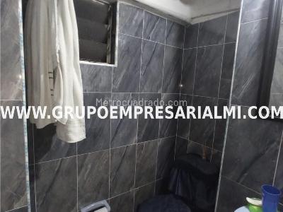 Apartamento en venta en La Milagrosa, Medellín · foto 7 de 20