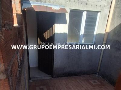 Casa de 3 alcobas en venta en Manrique, Medellín, 99 m² · foto 19 de 20