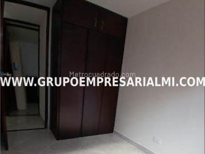 Apartamento de 3 alcobas en venta en Valerias, Bello, 58 m² · foto 3 de 20