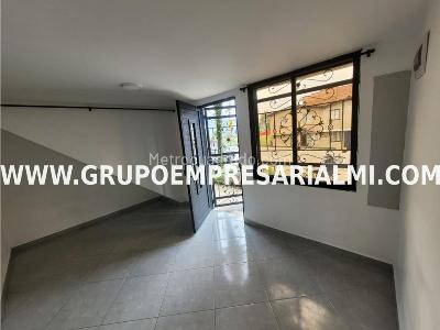 Casa de 2 alcobas en venta en San Antonio, Medellín, 73 m² · foto 10 de 18
