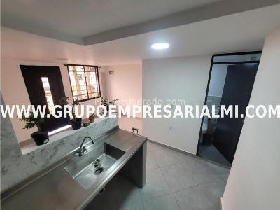 Casa de 2 alcobas en venta en San Antonio, Medellín, 73 m² · foto 2 de 18