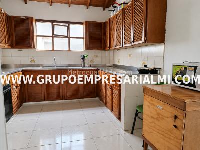Casa de 5 alcobas en venta en Prado Centro, Medellín, 137 m² · foto 13 de 20