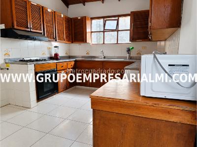 Casa de 5 alcobas en venta en Prado Centro, Medellín, 137 m² · foto 2 de 20
