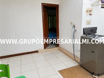 Casa de 5 alcobas en venta en Prado Centro, Medellín, 137 m² · foto 8 de 20
